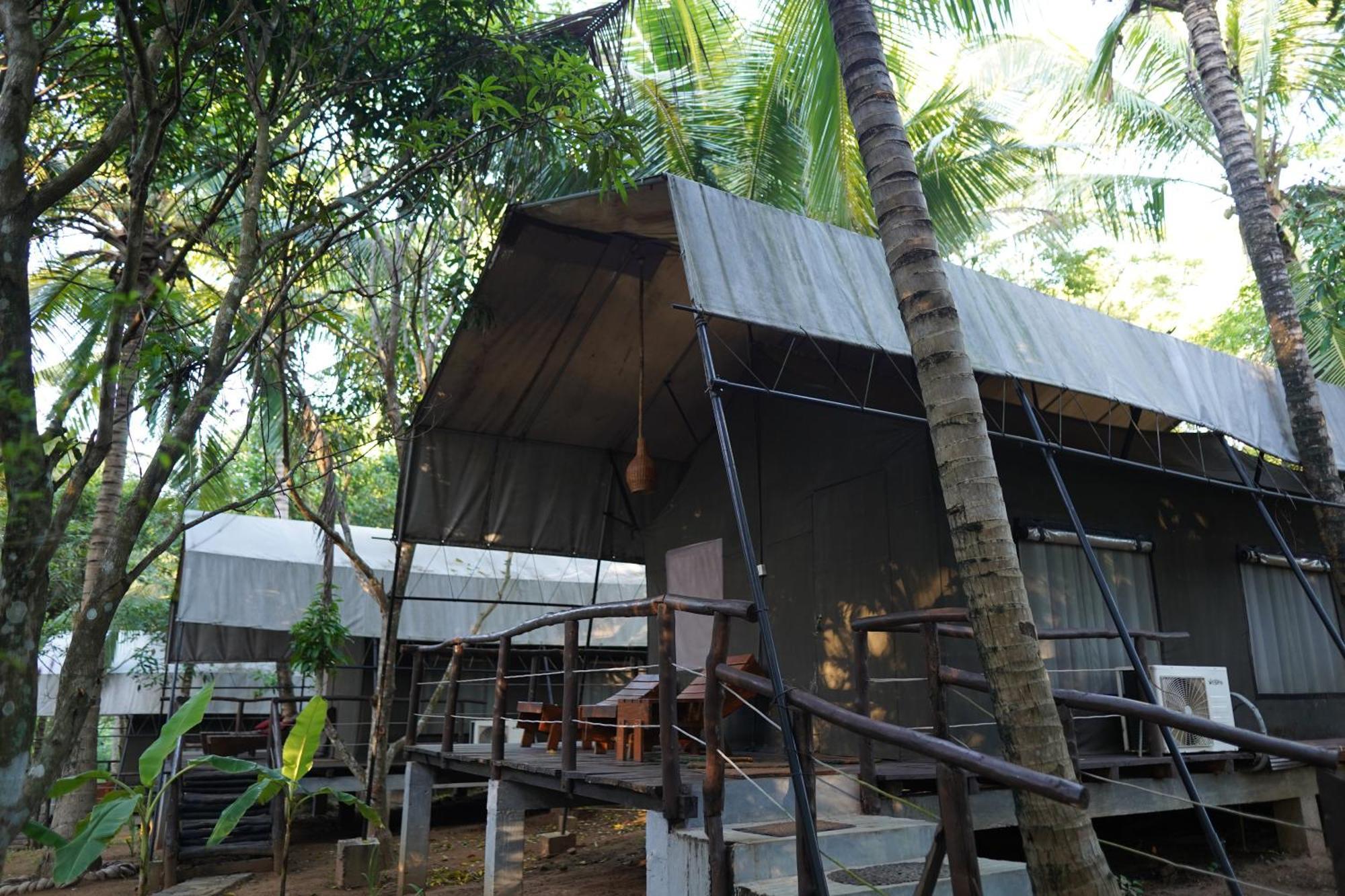 River Glamping By Gaga Bees Udawalawe Exterior photo
